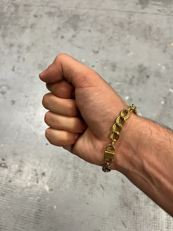 Thumb 4