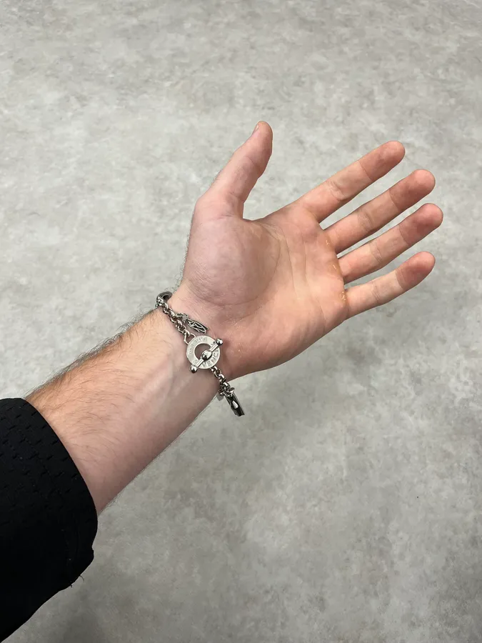 Thumb 4